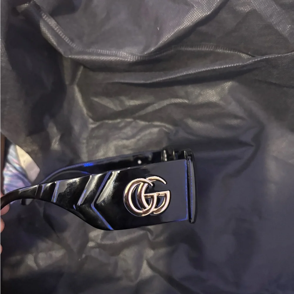 Gucci Black Glasses with Sleek Design